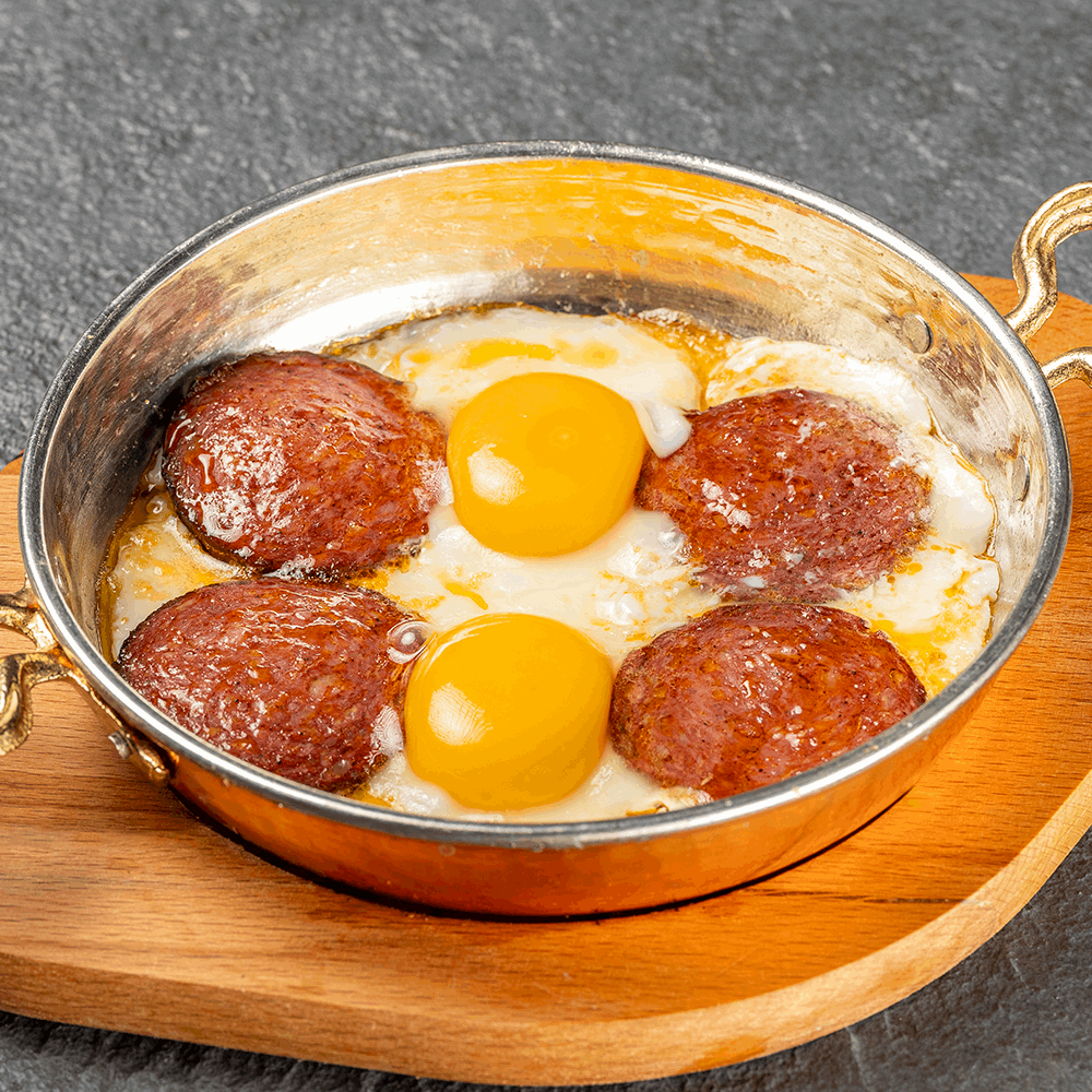 FRIED EGG WITH SUCUK (SAHANDA SUCUKLU YUMURTA)